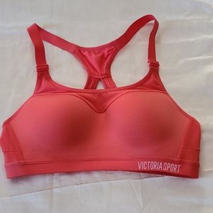 Victoria's Secret Incredible Lightweight Max- 34B